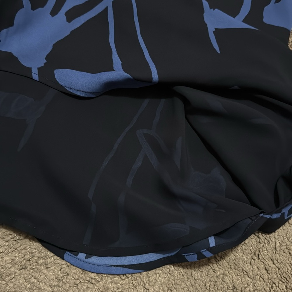 LOFT Top-Sz S Petite-Navy/Bright Blue Floral-Polyester-Lined-Slight V Neck-EUC - Picture 12 of 13
